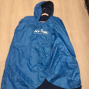 NYC marathon poncho 2019